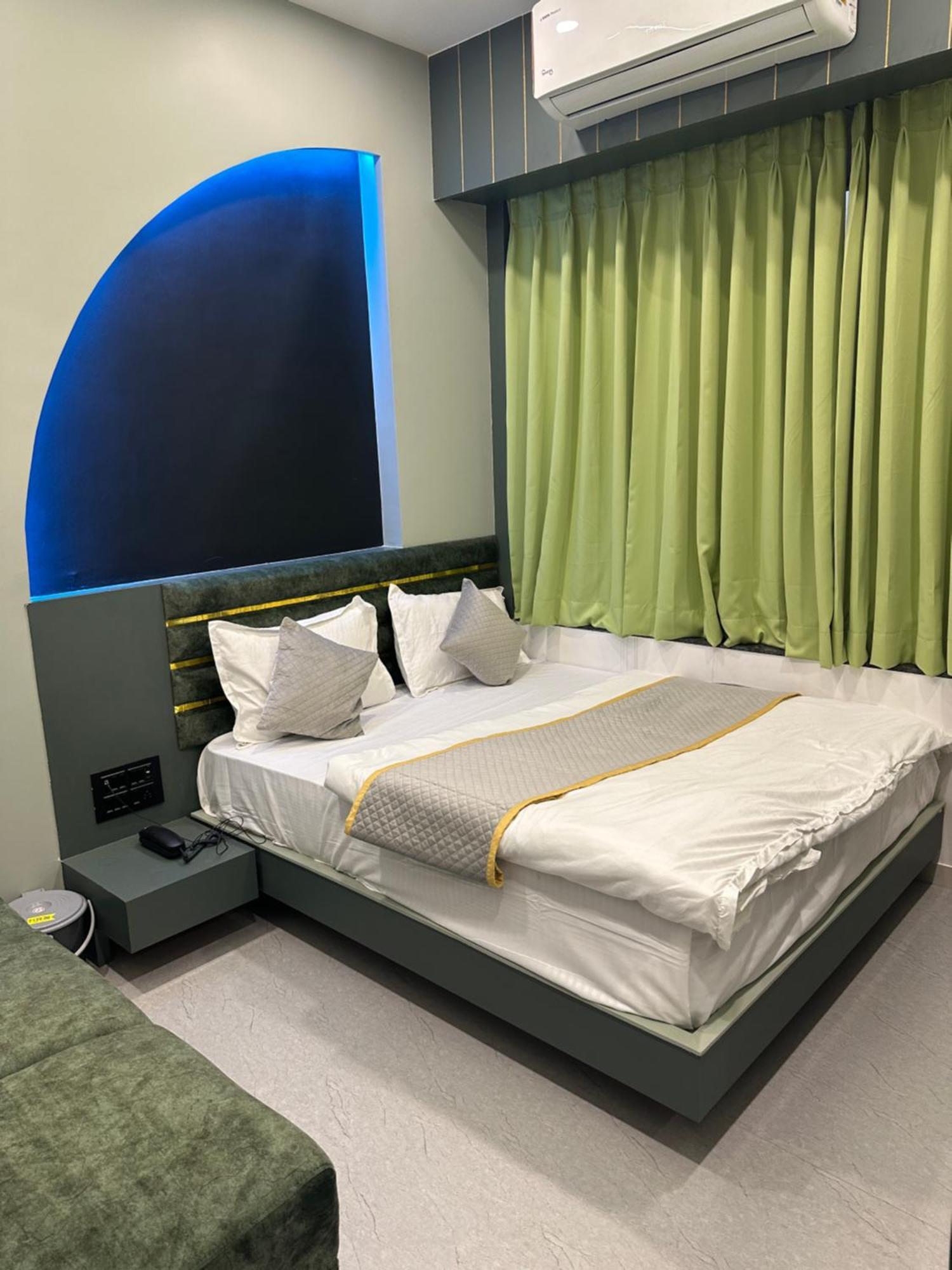 Hotel Victoria Prime Surat Zewnętrze zdjęcie