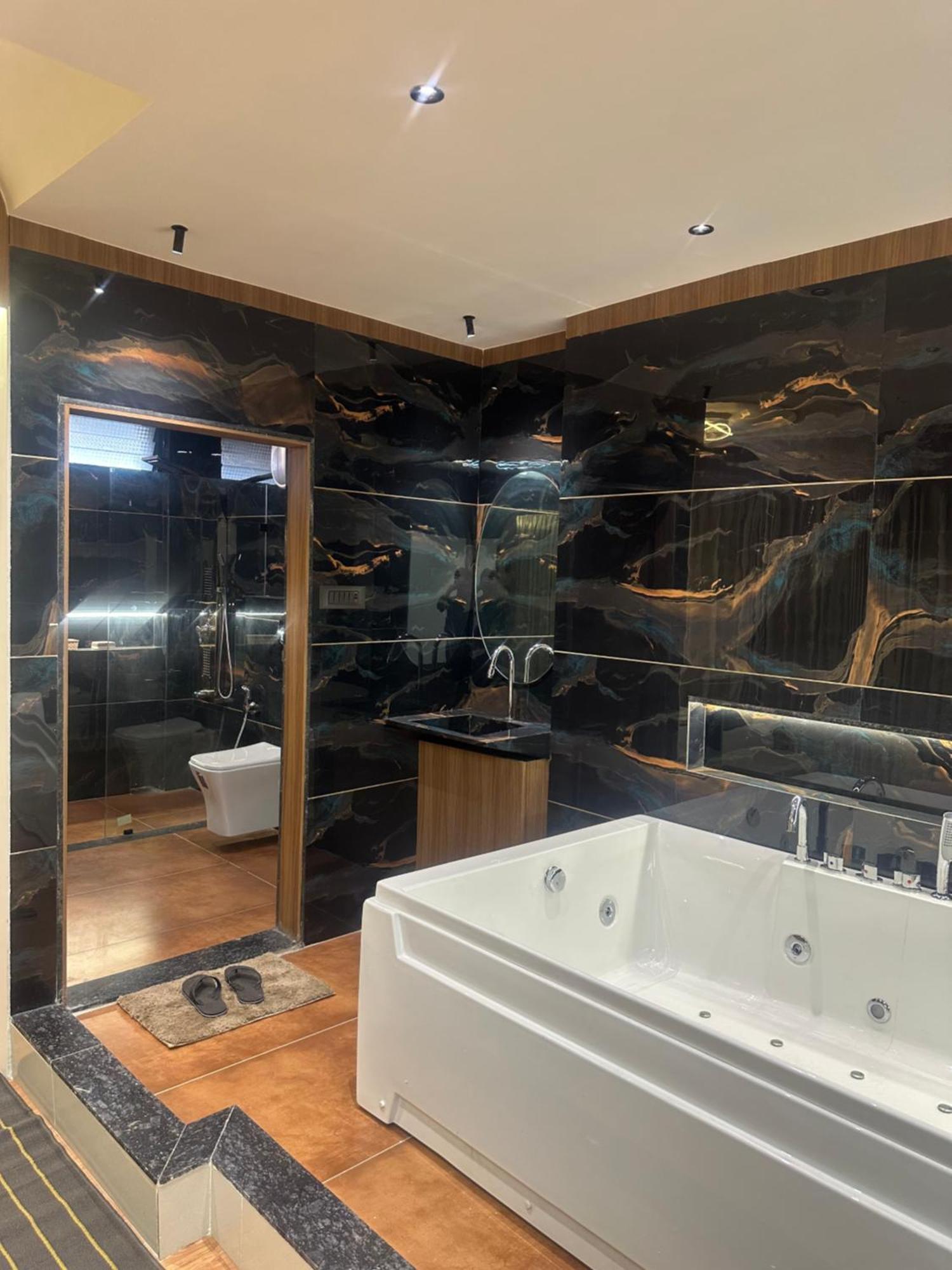 Hotel Victoria Prime Surat Zewnętrze zdjęcie